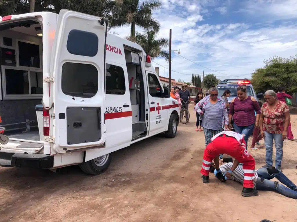 Lorena Patricia quedó tirada; no cede el paso y es embestida por una Ranger en Guasave (2)