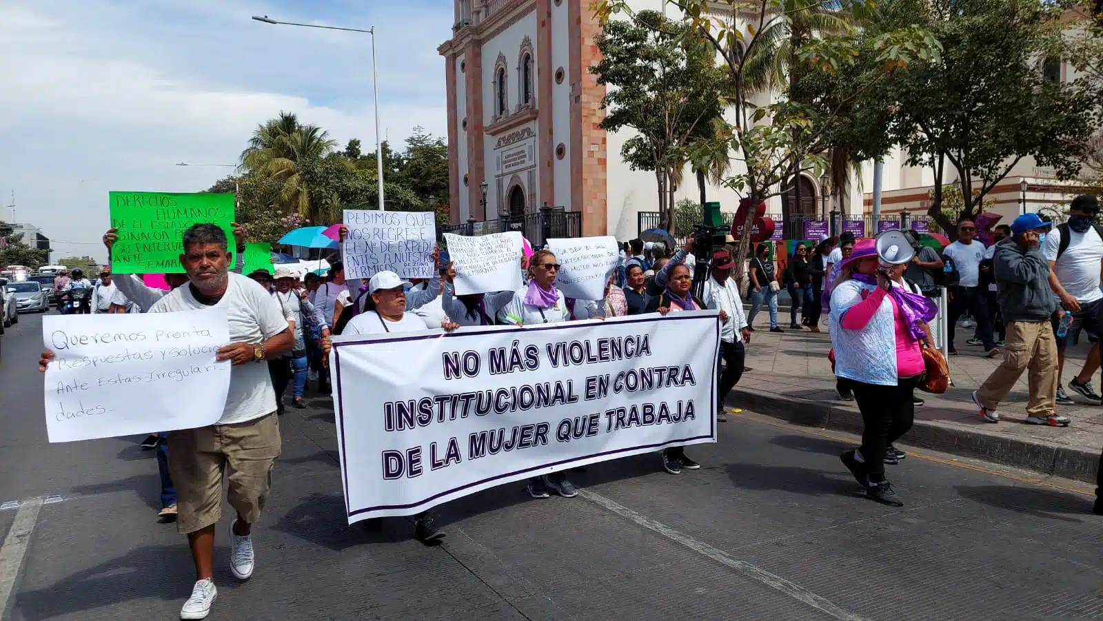Marcha Vendedores de playa Mazatlán