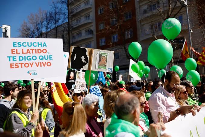Más de 23 mil personas se manifiestan en Madrid en contra del aborto