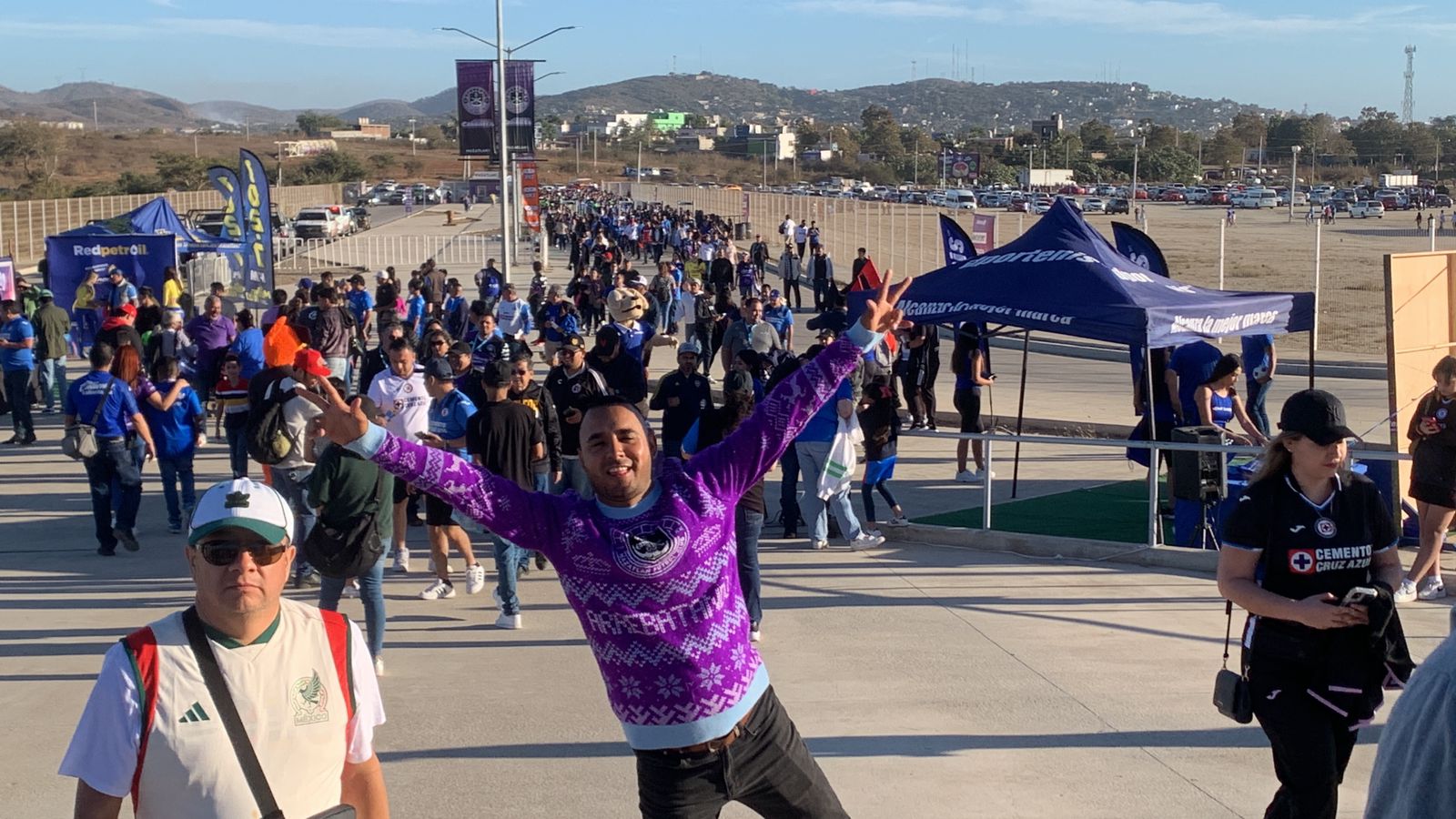 La visita de Cruz Azul a Mazatlán atrae a cientos aficionados