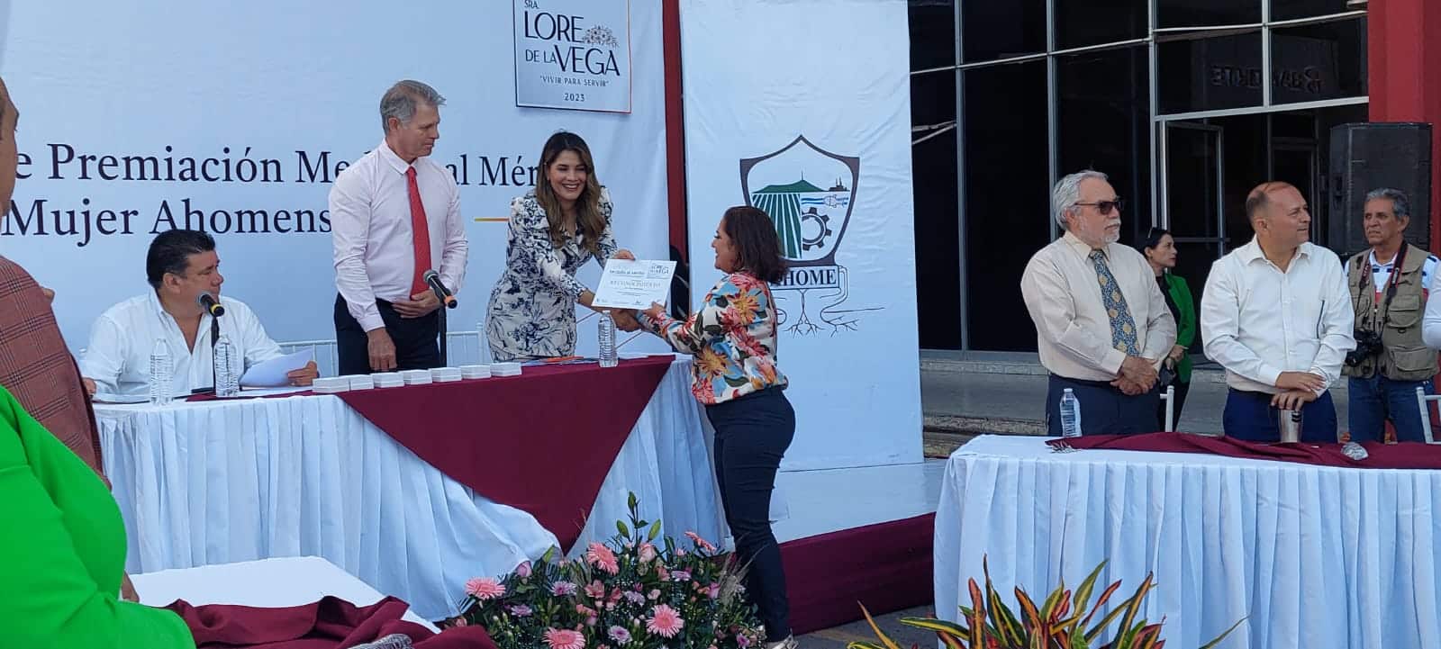 Medalla Lore de la Vega