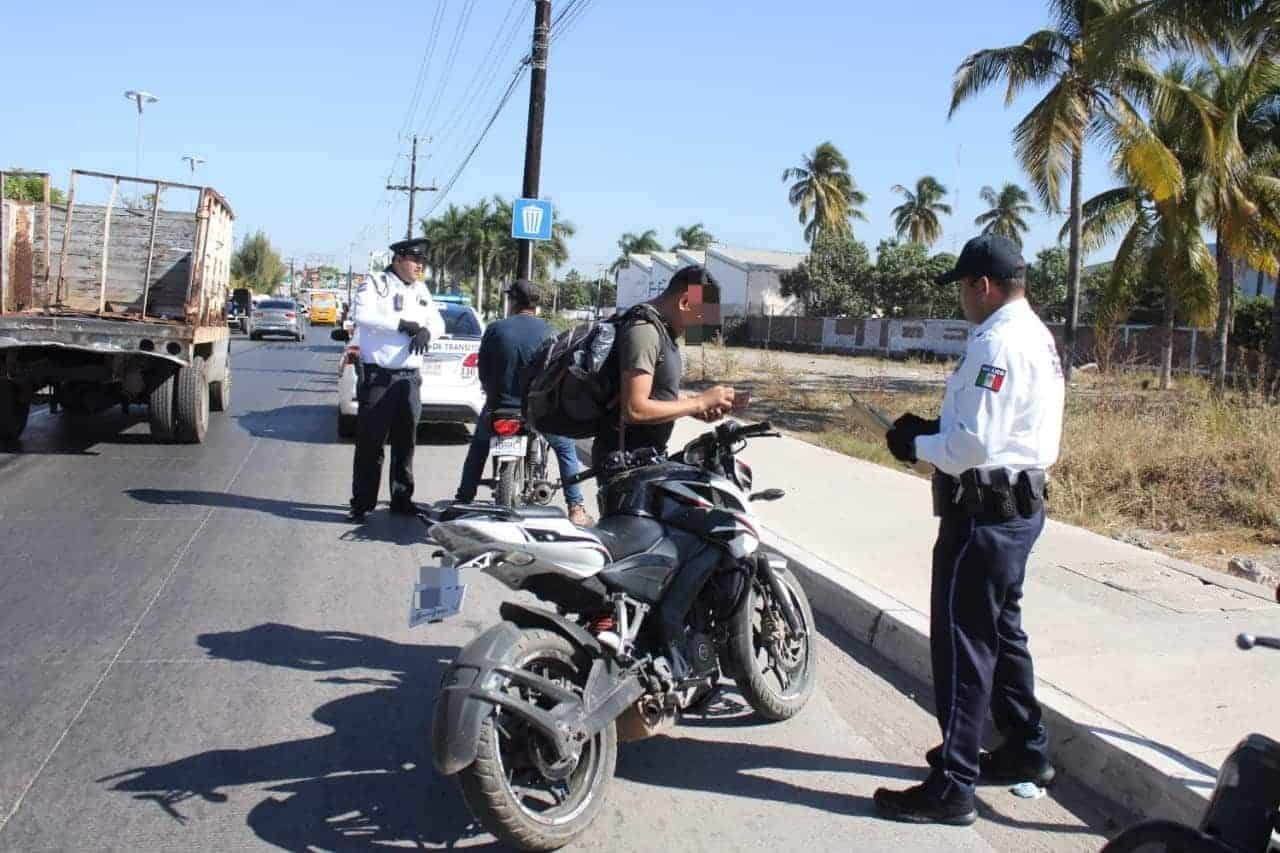 Motociclista-operativo Cero tolerancia