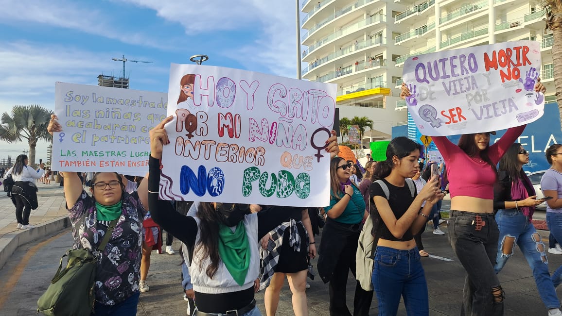 Mujeres de Mazatlán se unen para exigir el regreso de las desaparecidas (2)
