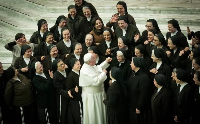 Mujeres en el vaticano