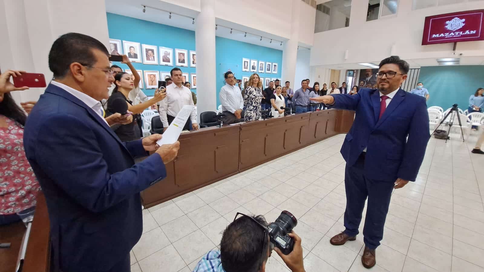 OFICIAL MAYOR, Sesión de cabildo Mazatlán