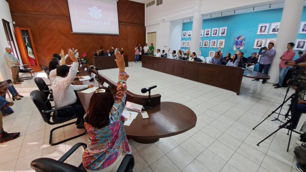 Oficial mayor Sesión de cabildo Mazatlán