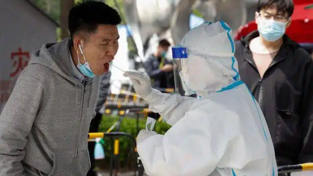 OMS acusa a China de ocultar información sobre origen de la pandemia del COVID-19