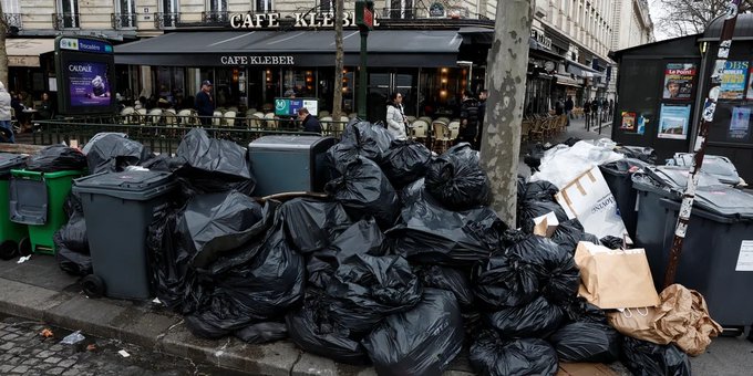 Paris se llena de basura