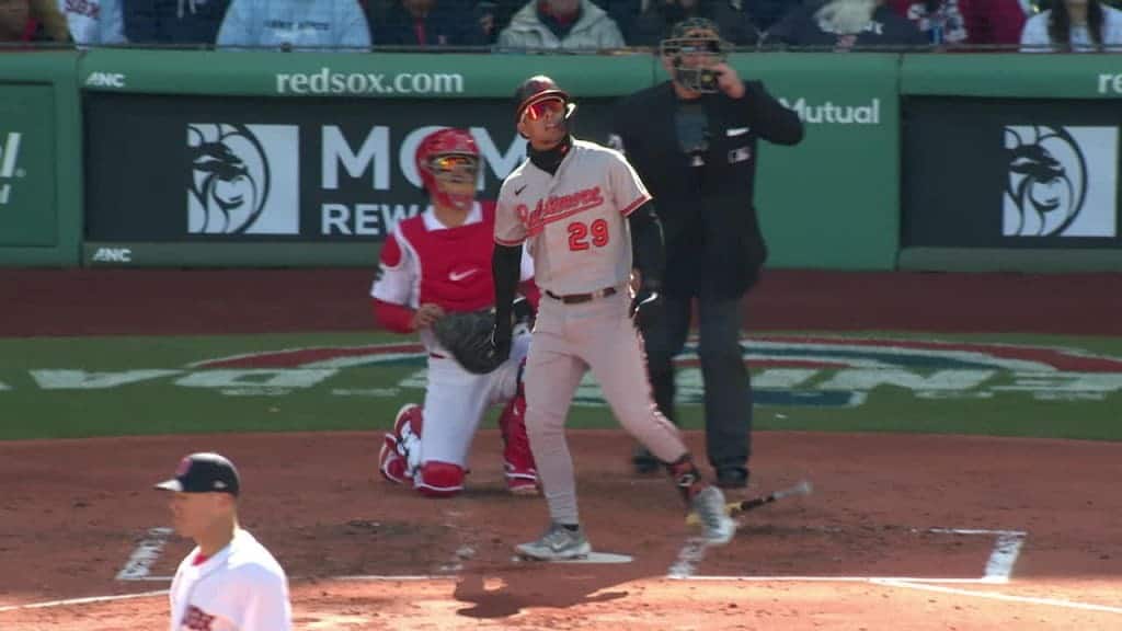 En el Opening Day, así fue el primer HR de un mexicano en MLB