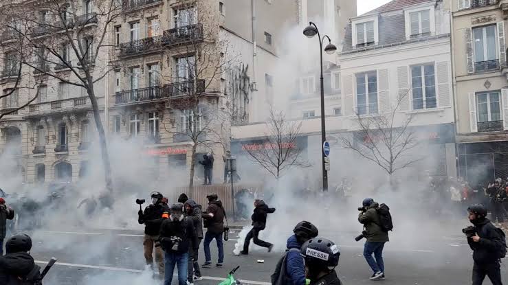 Siguen las protestas en Francia; aumenta a 570 los detenidos