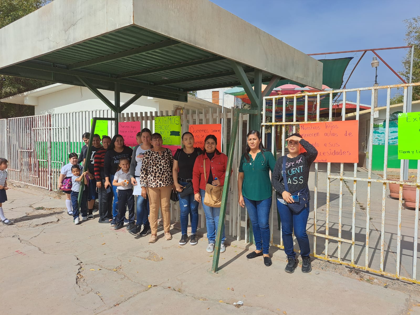 Toman escuelas