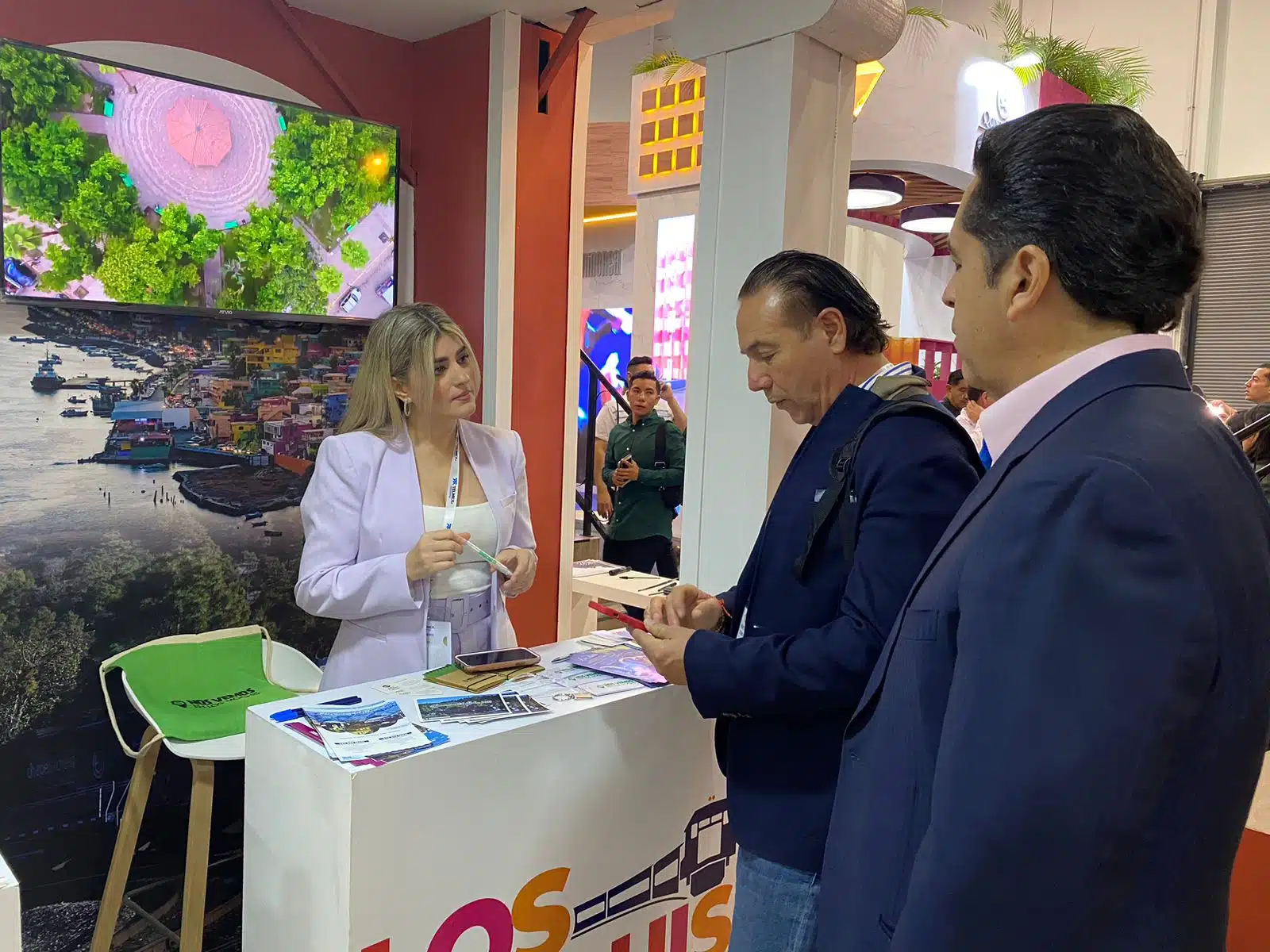 Empresarios muestran interés por la belleza y conectividad de Ahome en el Tianguis Turístico 2023