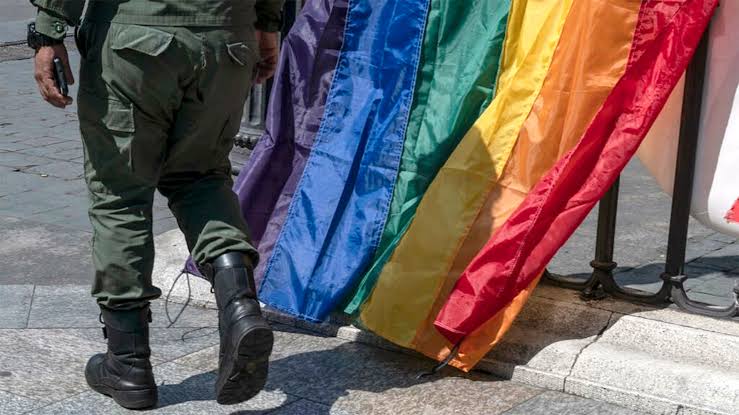 Venezuela anula castigos contra militares con orientación homosexual