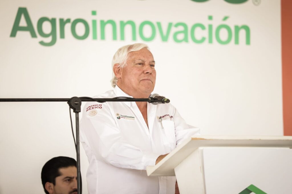 Víctor Villalobos Arámbula
