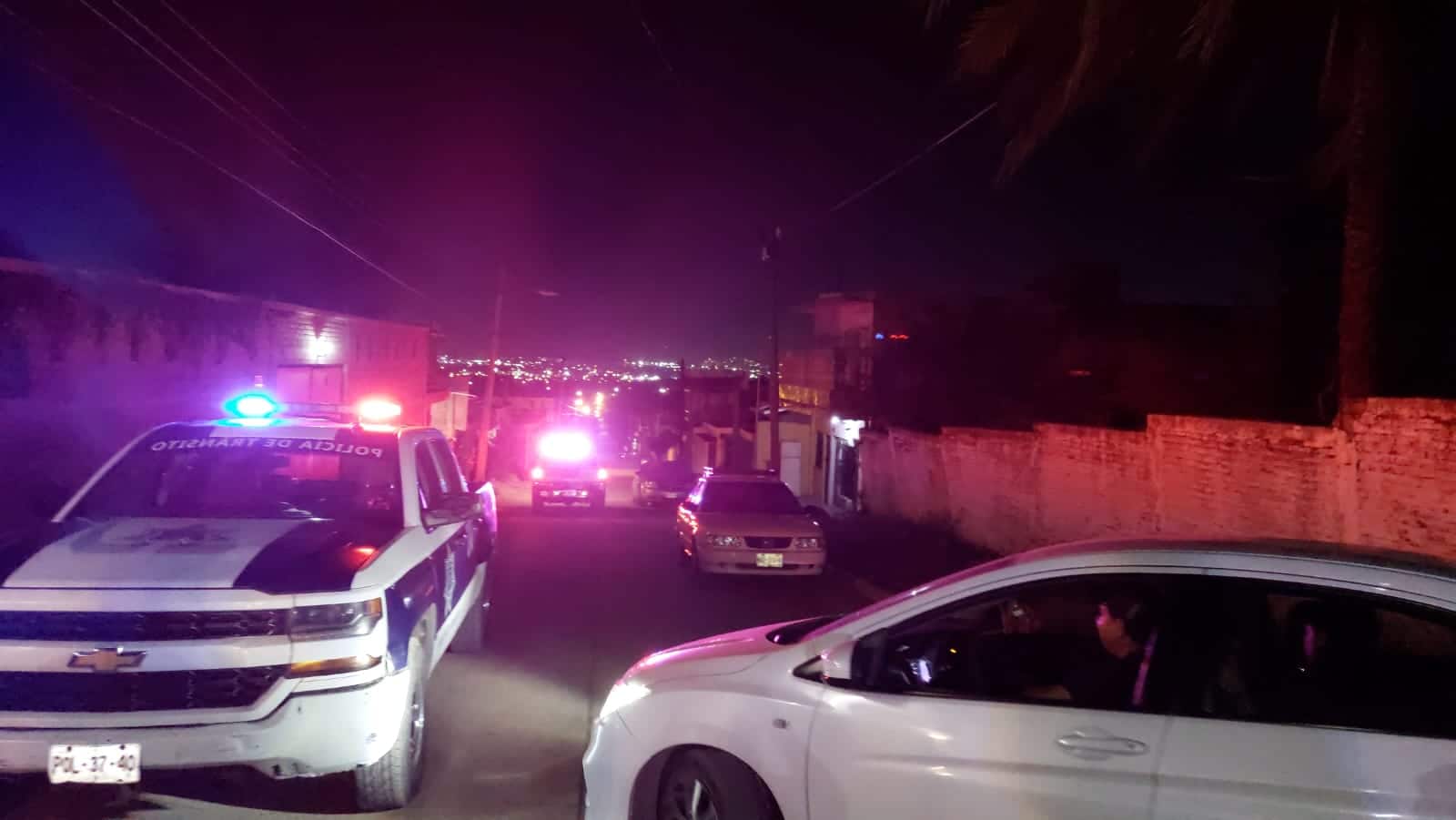 César arreglaba su camioneta cuando le botó el cambio y le pasó una llanta por encima en Mazatlán