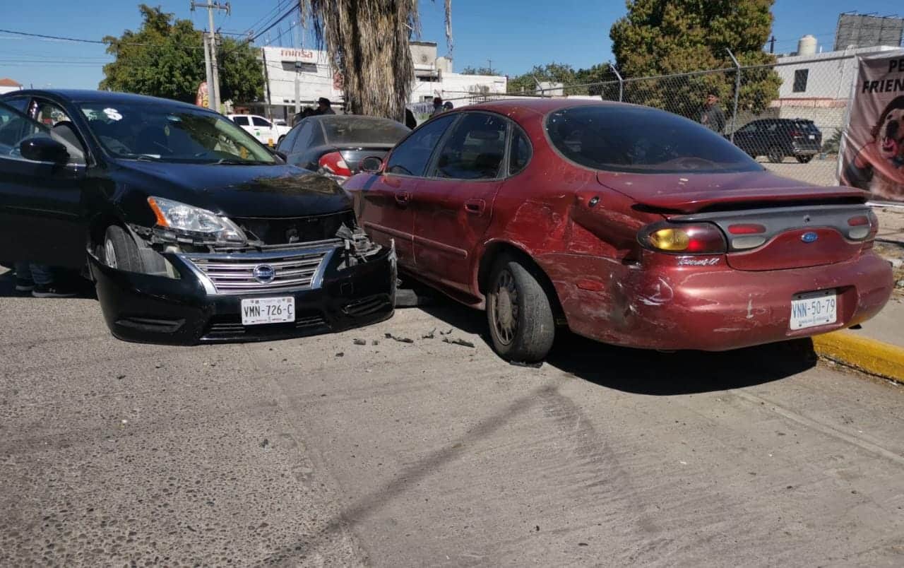 ¡Carambola! Mujer termina en el hospital tras sufrir un accidente automovilístico en Los Mochis 