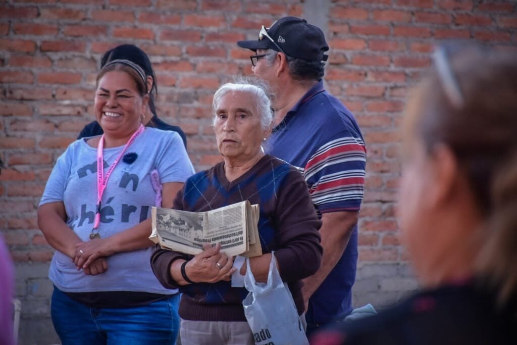 ¡Por fin los oyeron! Vecinos de El Progreso, en Mazatlán, pronto tendrán pavimentada su calle