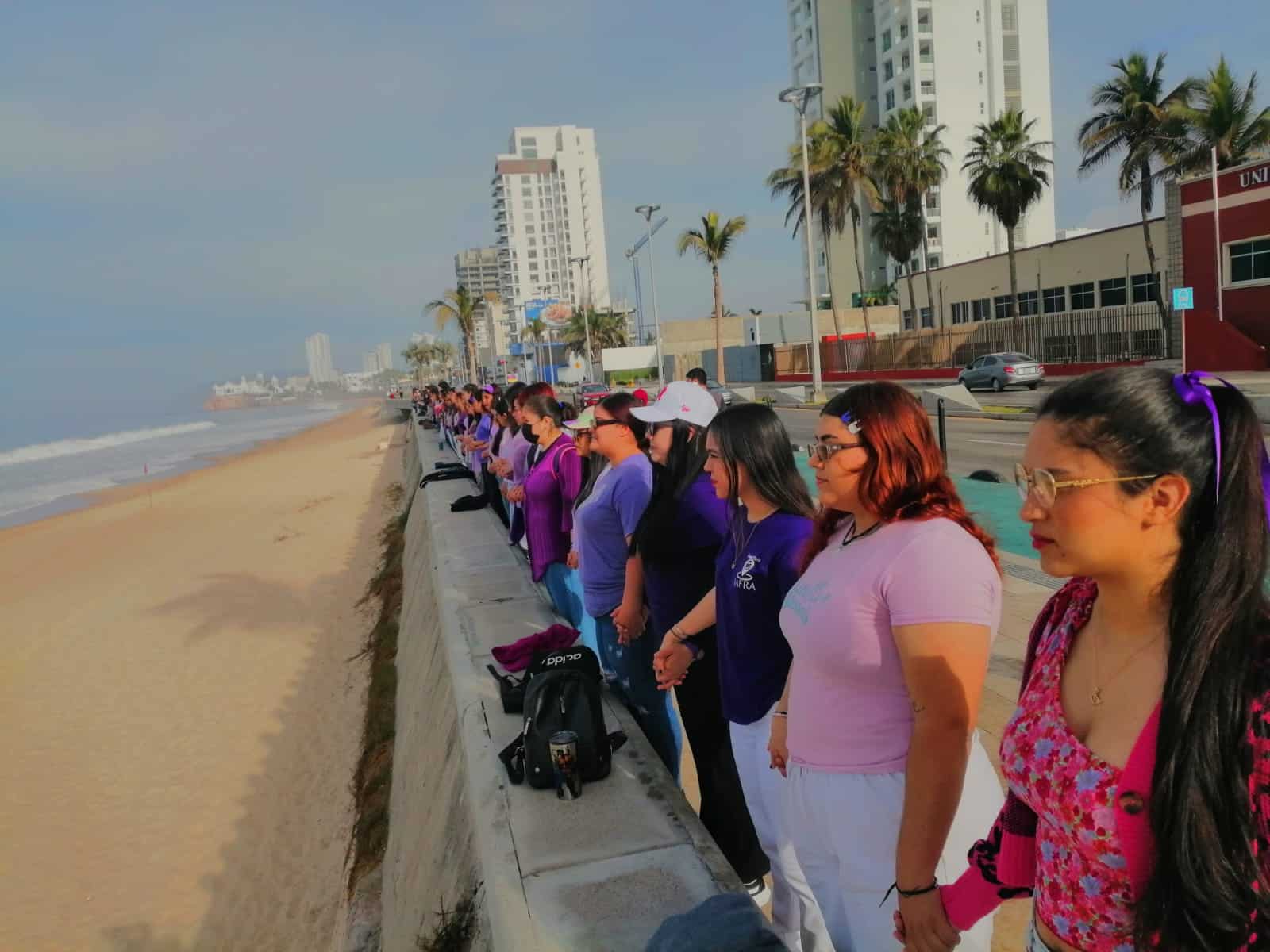 ¡Le gritan al mar en Mazatlán! En el 8M mujeres demandan una vida libre de violencia