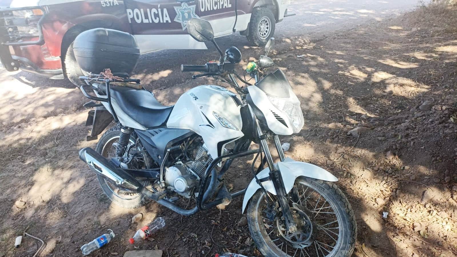 Municipales recuperan motocicleta robada en Los Mochis