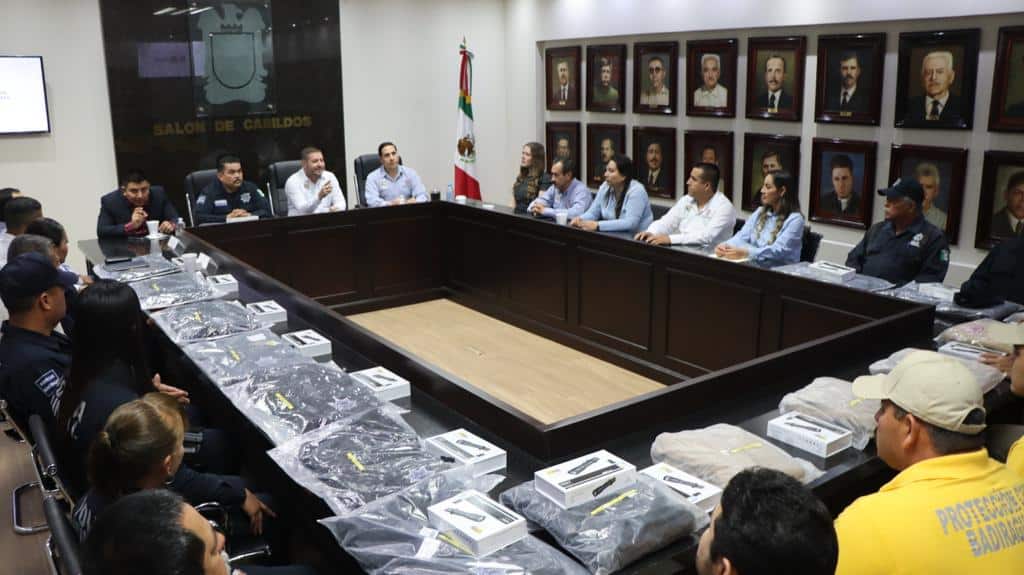 ¡Cumple su palabra! Alcalde de Badiraguato anuncia aumento salarial para policías municipales