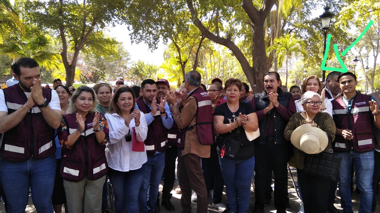 ¿Qué andaba haciendo la regidora pasista en la toma de protesta de los comités de Morena de Ahome?