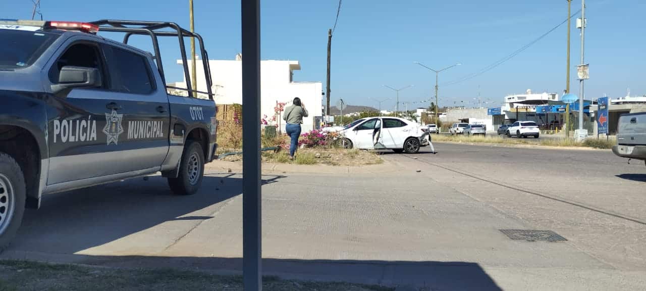 ¡Percance! Patrulla chocó a civiles en operativo del Ejército para detener a Bernardino en Culiacán