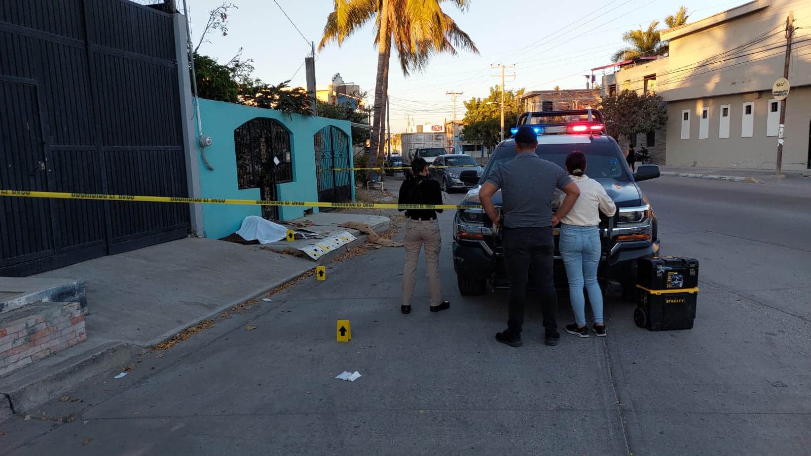 ¡Lo habían reportado dos veces! Fue encontrado sin vida sobre una banqueta en Mazatlán