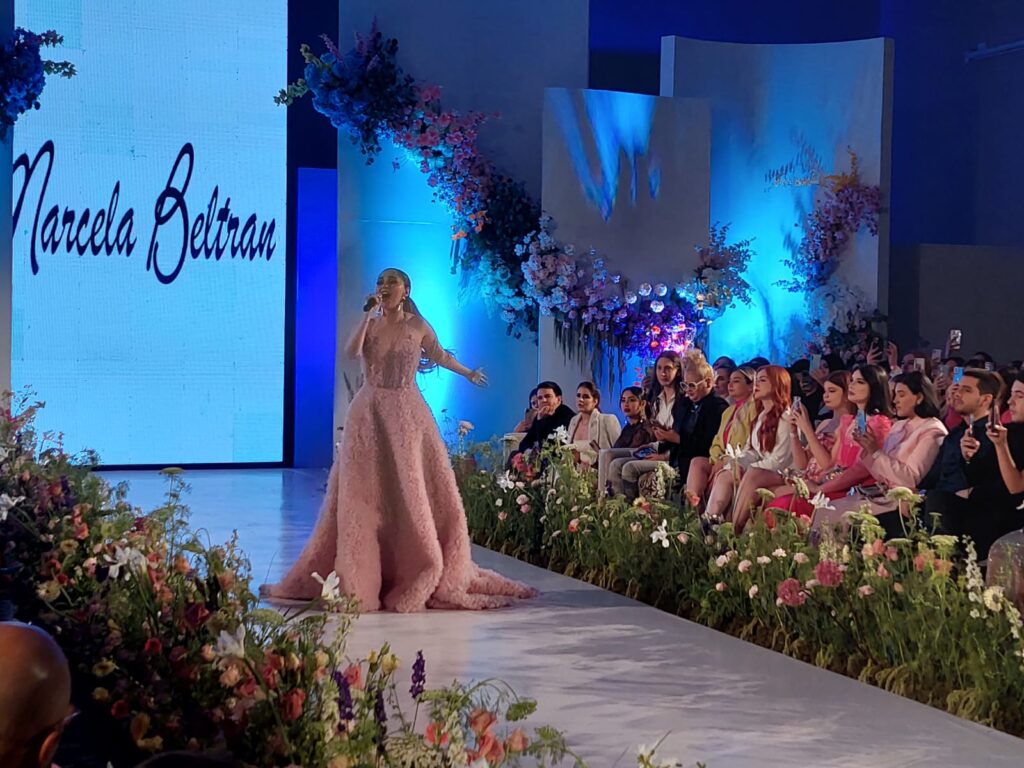 Colorido y glamuroso Fashion Show presentó la diseñadora de modas Marcela Beltrán