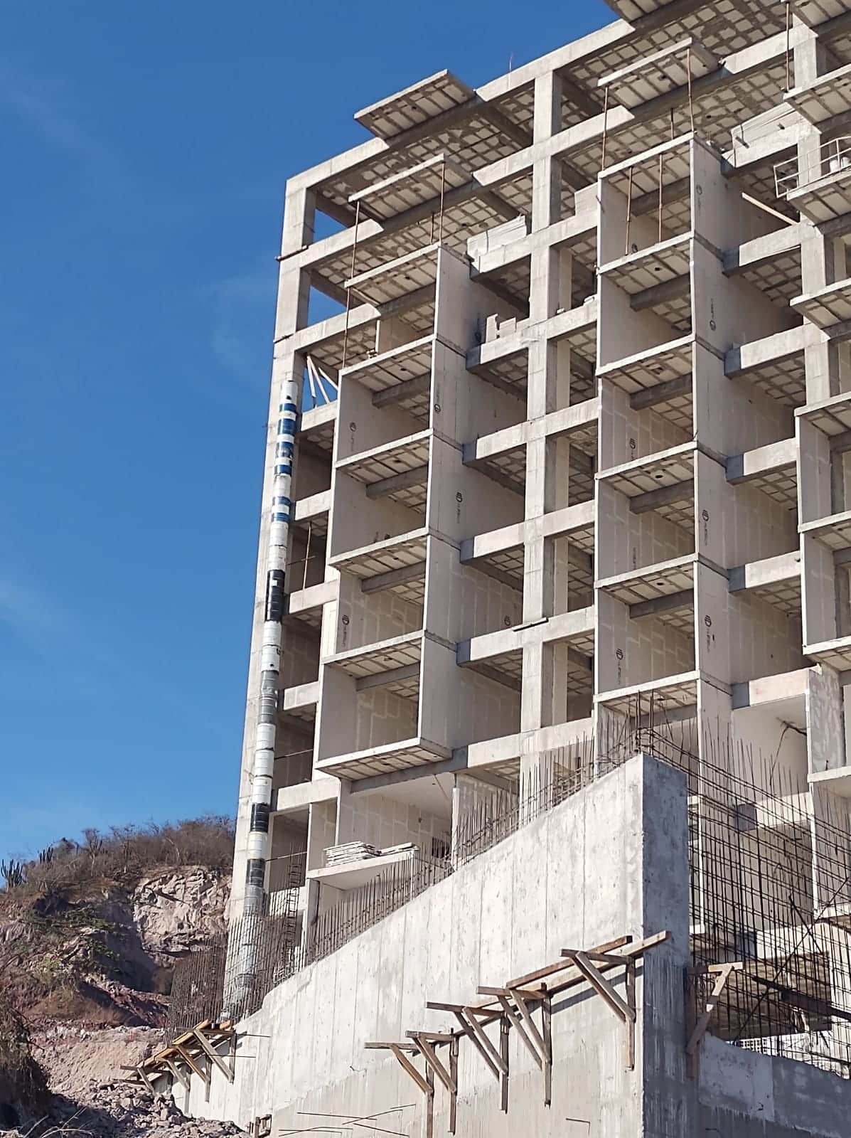 Revisa Protección Civil obra donde un hombre cayó del séptimo piso en Mazatlán; haya inconsistencias