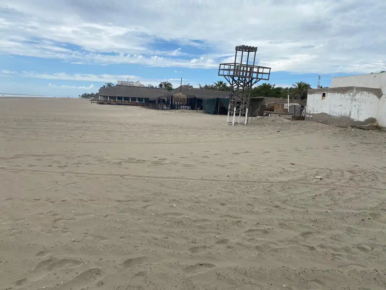 ¡No quieren otra tragedia! Prohibido el acceso a vehículos en playas de Guasave; podrían detenerlos