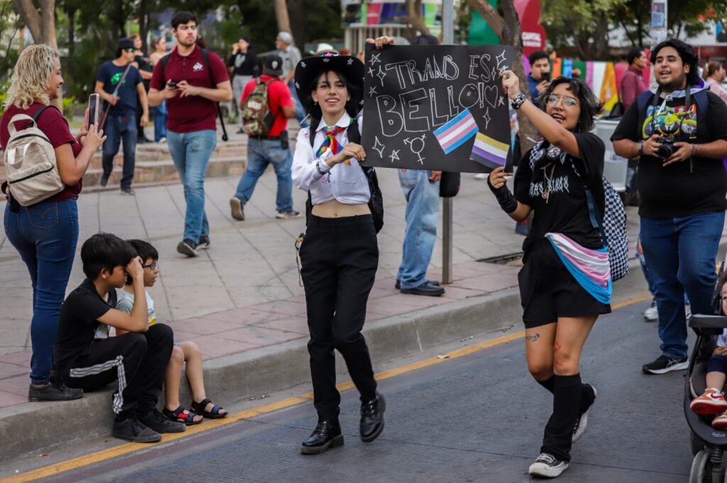 ¡No somos fantasmas! En exigencia de sus derechos, realizan primera marcha de la comunidad trans en Culiacán