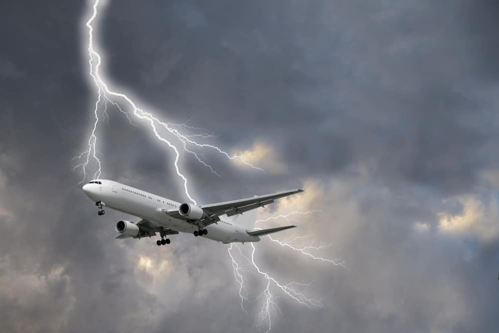 avión rayo
