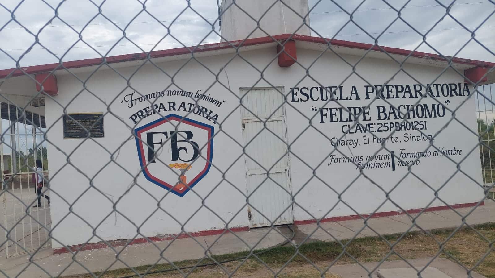 preparatoria Felipe Bachomo (8)