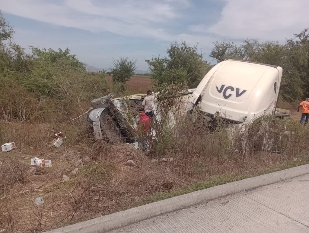 volcadura-mazatlan-camion