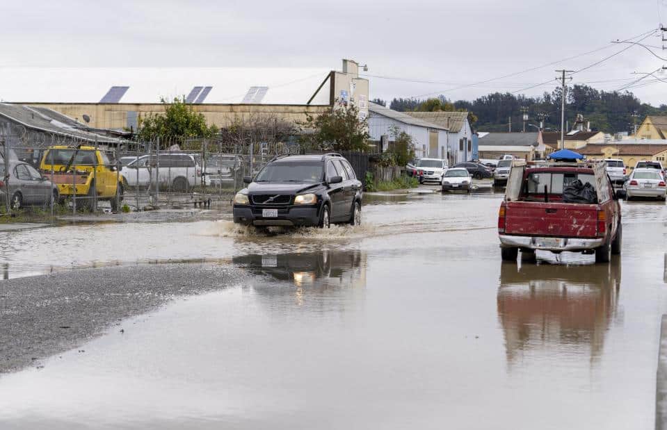 ¡Inundaciones! Tormenta en California deja cinco muertos y a miles evacuados