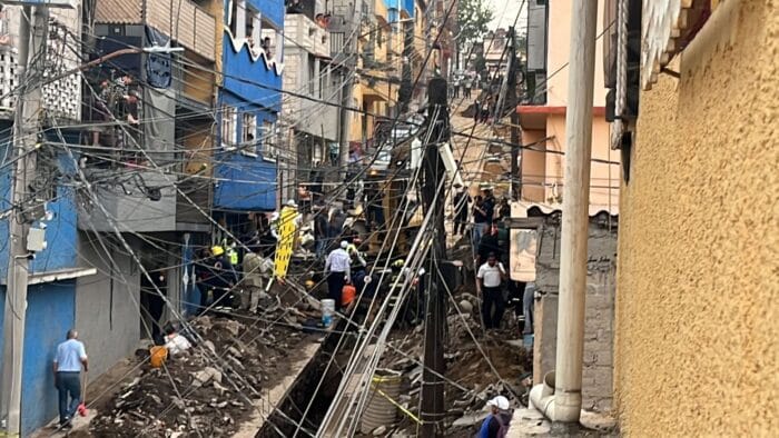 ¡Trágico! Deslave en la CDMX deja a un trabajador de Sacmex sin vida
