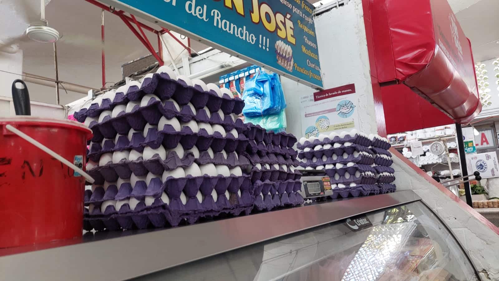 Todo el año el limón y el huevo han mantenido precios altos: comerciantes
