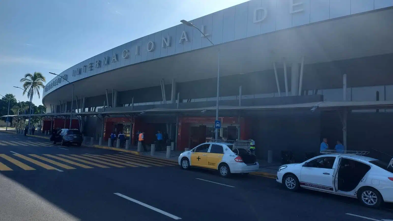 Reportan amenaza de bomba en aeropuerto de Mazatlán; fue falsa alarma