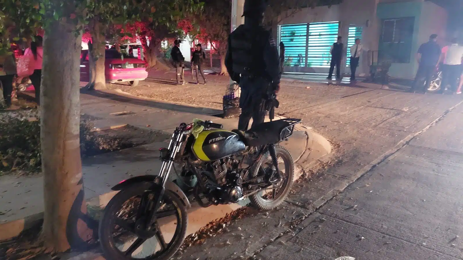 Asesinos del vecino de Las Canteras de Los Mochis abandonaron una motocicleta y huyeron a pie 01