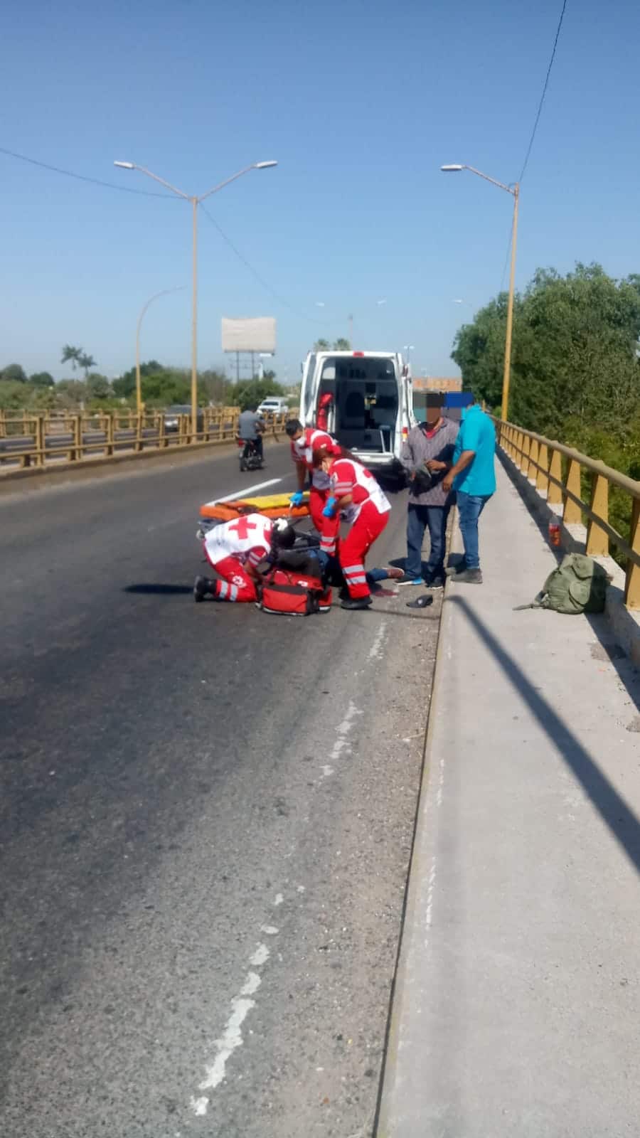 “Pega y huye” embiste a Luciano por la carretera internacional México 15