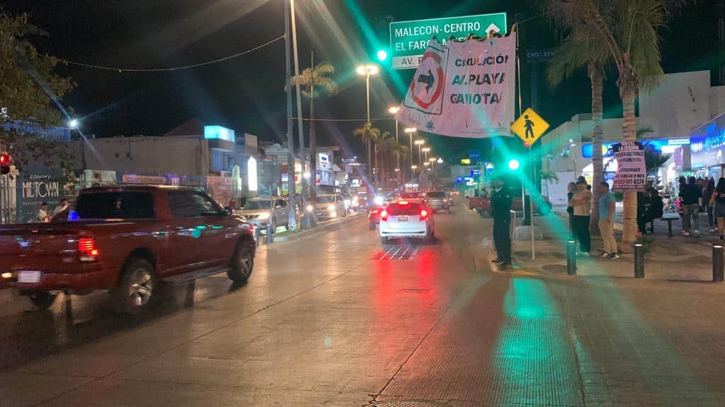 Casi 300 mil personas disfrutaron playas de Mazatlán esta Semana Santa; dejan gran derrama económica