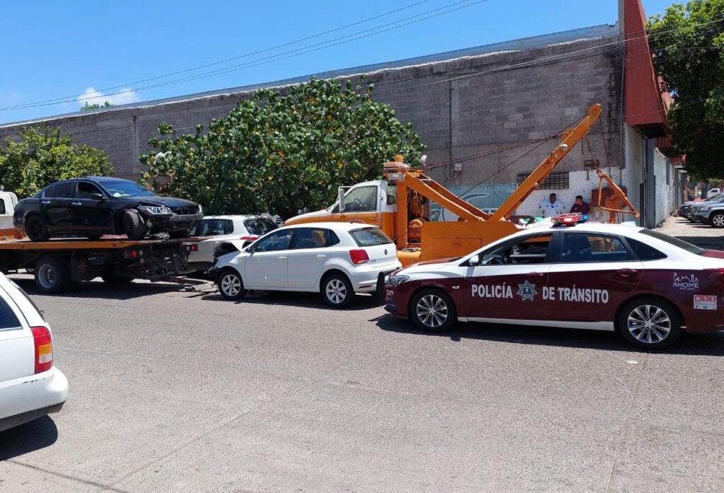 Conductor se pasa un alto en Los Mochis