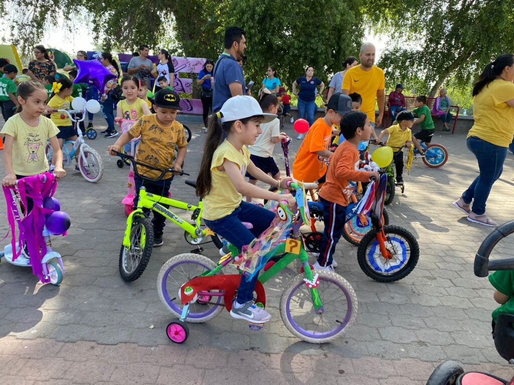 “Danna” en un día aprendió a andar en bici para participar en la “Rodada escolar” de su kínder