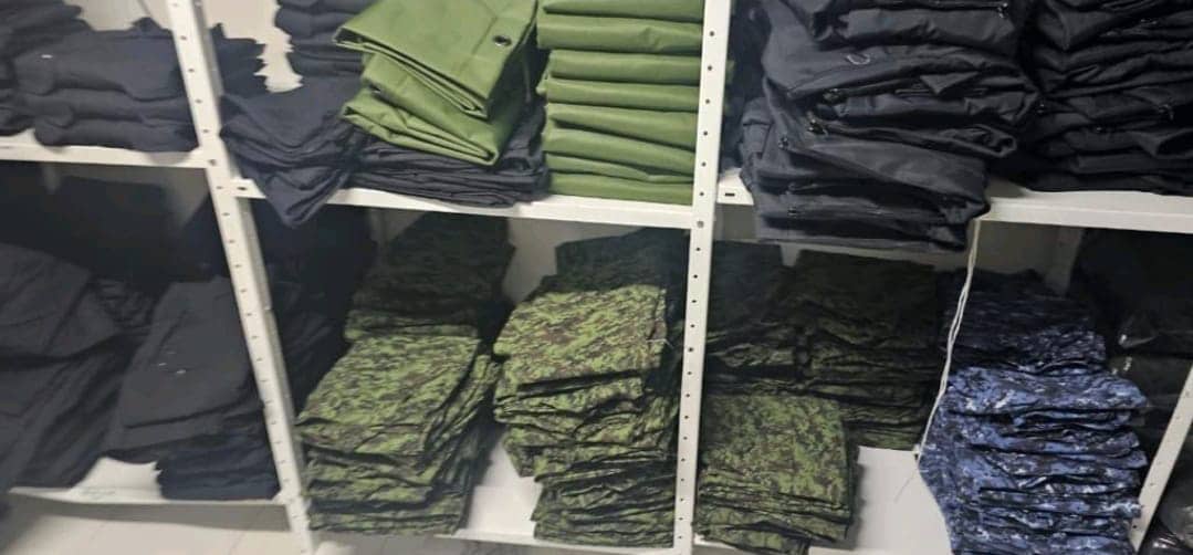 Detectan fábrica de uniformes clonados de la Guardia Nacional y Sedena