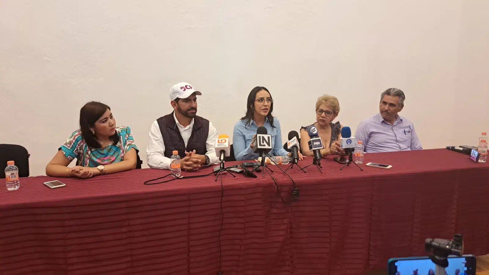 Si llega a ser presidenta de México, Claudia Sheinbaum no seguirá órdenes: Diputados de Morena
