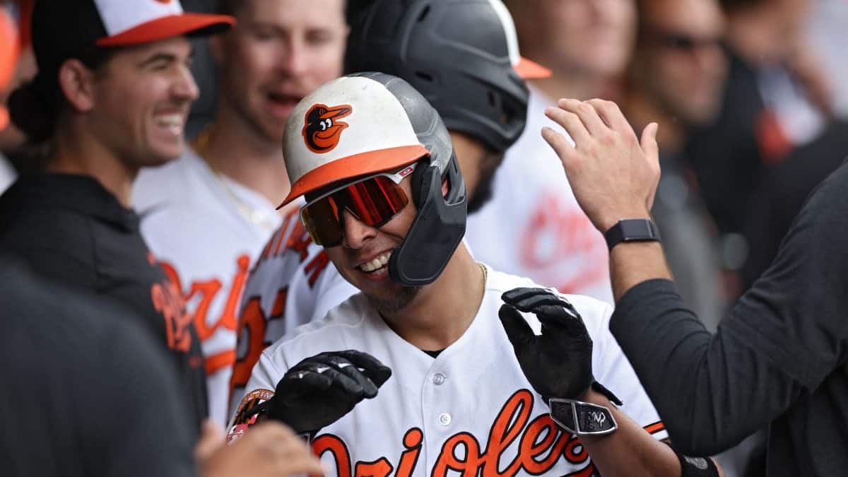 El mexicano Ramón Urías da 4 imparables en un mismo juego en MLB