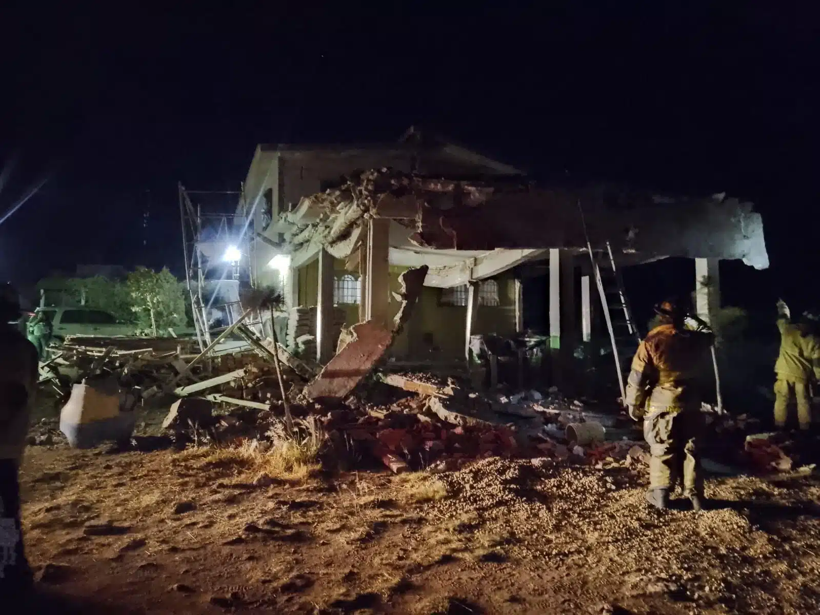 En Durango, mueren dos tras personas aplastadas tras derrumbe de una losa de concreto