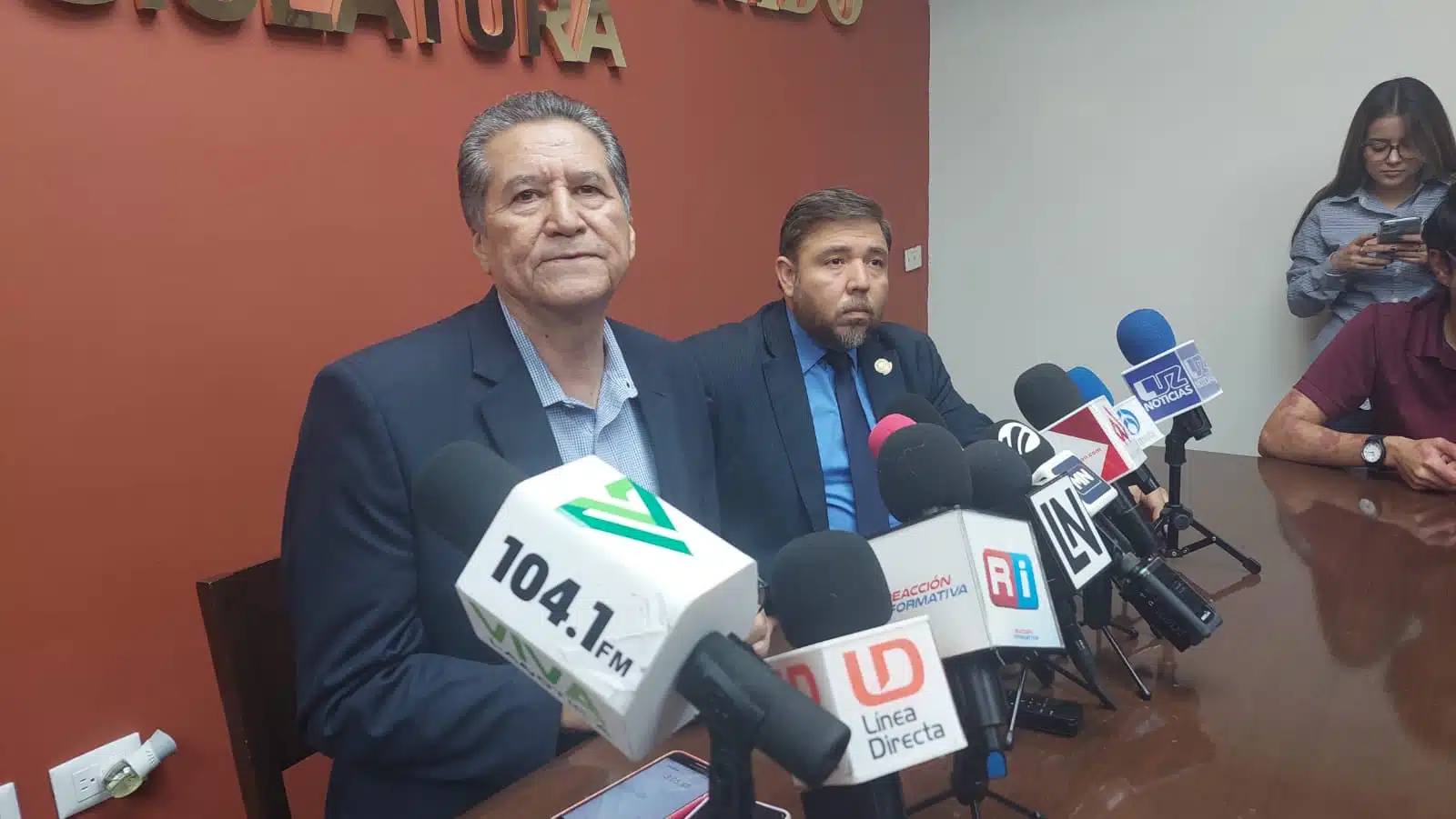 Congreso asumiría armonización de reforma para reducir edad para ser diputado y secretario: Feliciano