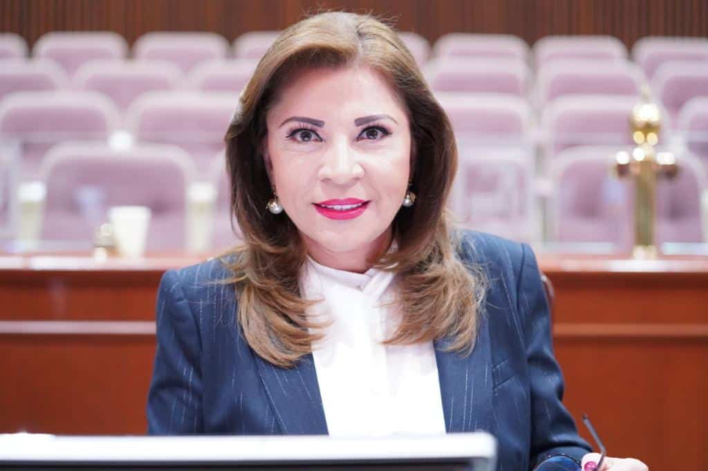 Gloria Himelda Félix renuncia al PRI