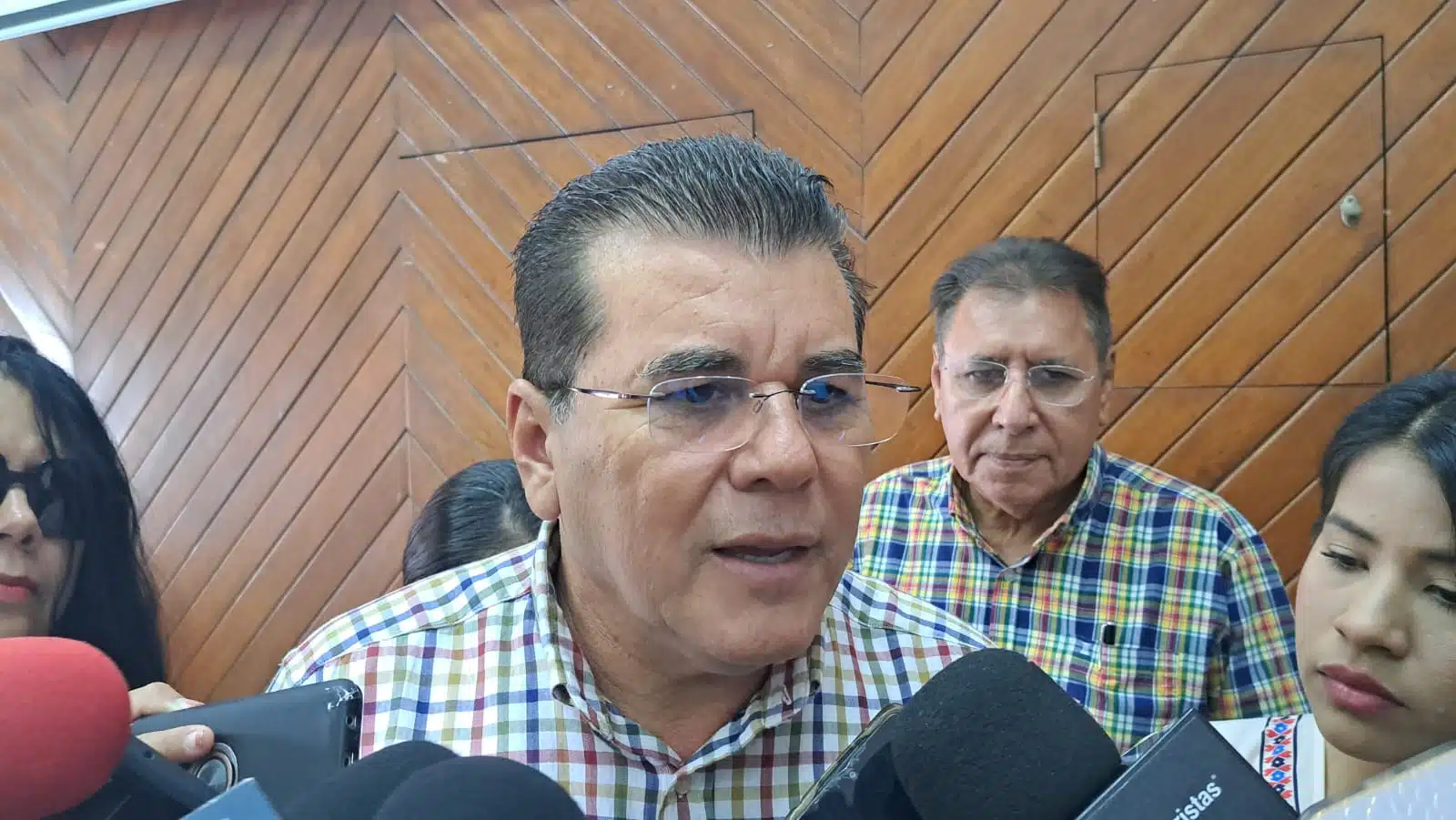 Gobierno Municipal de Mazatlán buscará solucionar la falta de estacionamientos en la colonia Juárez